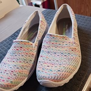 Womens sketchers size 8